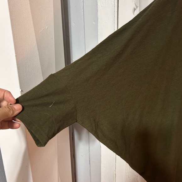 Nina Leonard Khaki Women's Tunic Top XL - batwing sleeves- like new - Picture 4 of 11